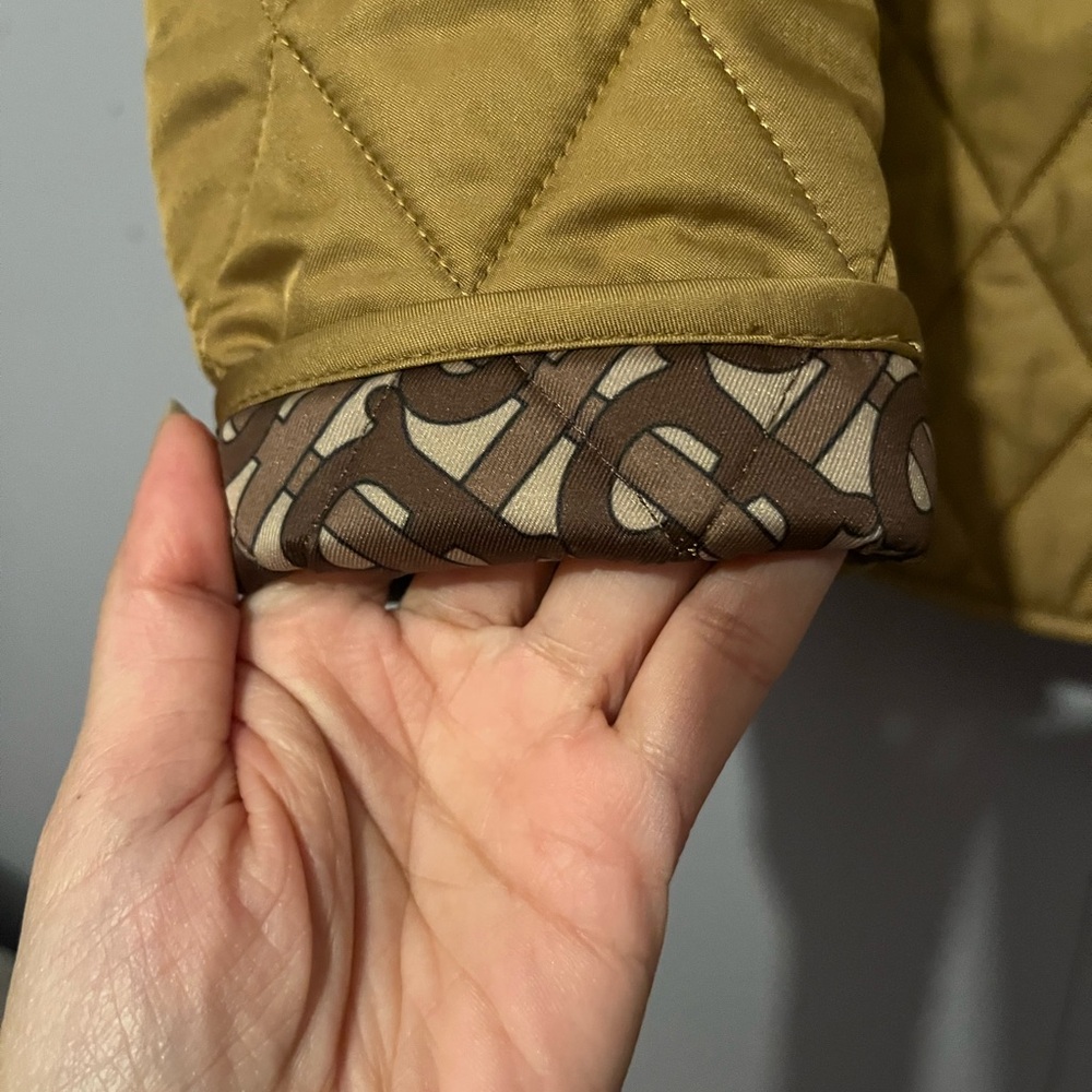 Burberry Quilted Jacket with Corduroy Collar - Picture 10 of 16